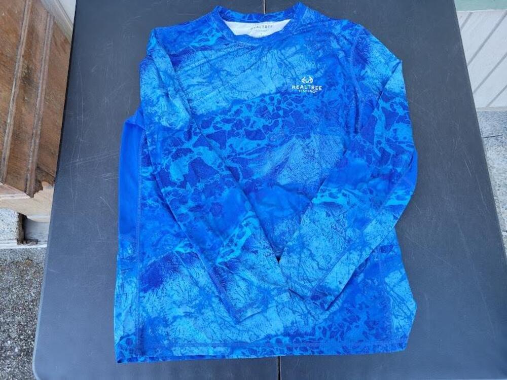Realtree Fishing Shirt Mens Large Blue Long Sleeve Camo Performance Tee